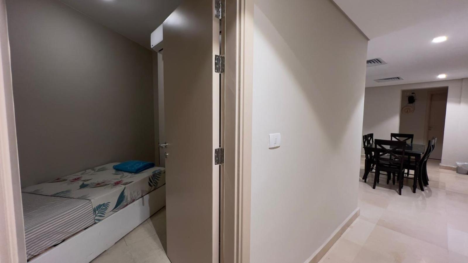 Taj Home, Mangroovy, Pool View, Free Beach Access With Nanny's Apartment